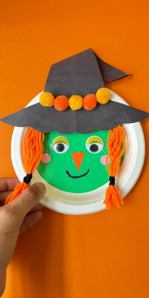 cute DIY Halloween paper plate witch craft for kids 